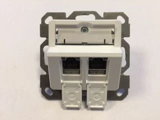 Dosen TP, UP,2-fach, CAT6A, Keystone Slim-line, Alpinweiss, Synergy 21/Telegärtner, 30Grad für runde Kanaleinbaudosen,