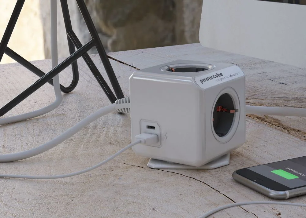 DesignNest(Allocacoc) Powercube, Extended USB A+C, 4xDosen(CEE7)->Stecker(CEE7), 1.5m, weiss/grau
