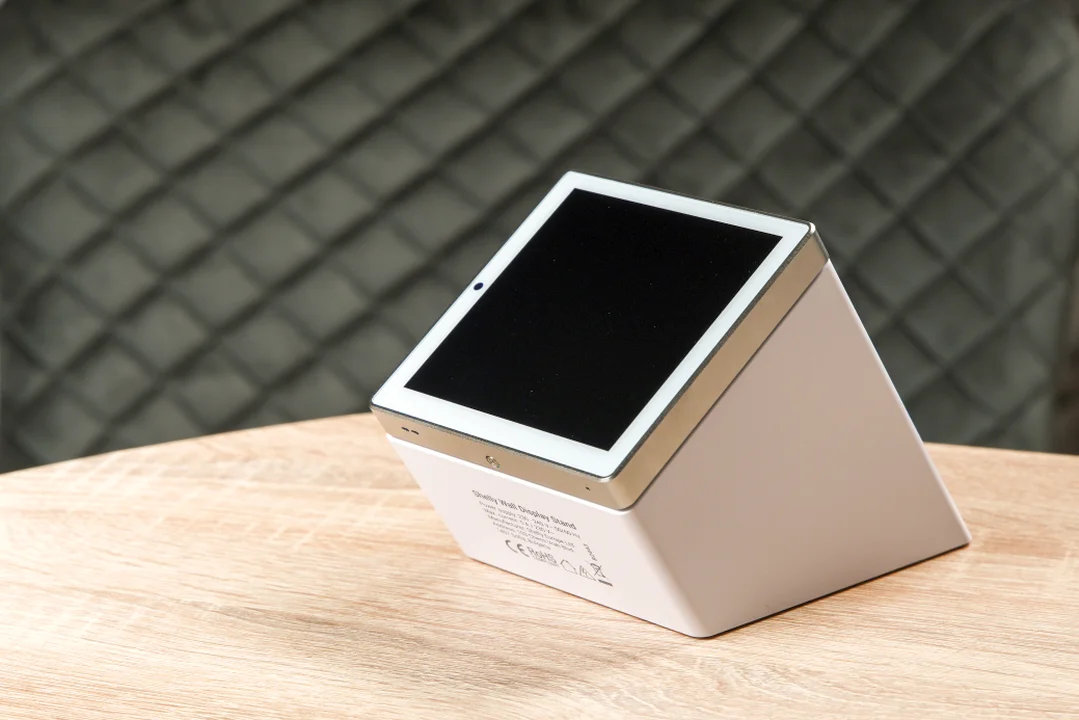 Shelly · Unterputz Zubehör · Wall Display Stand White