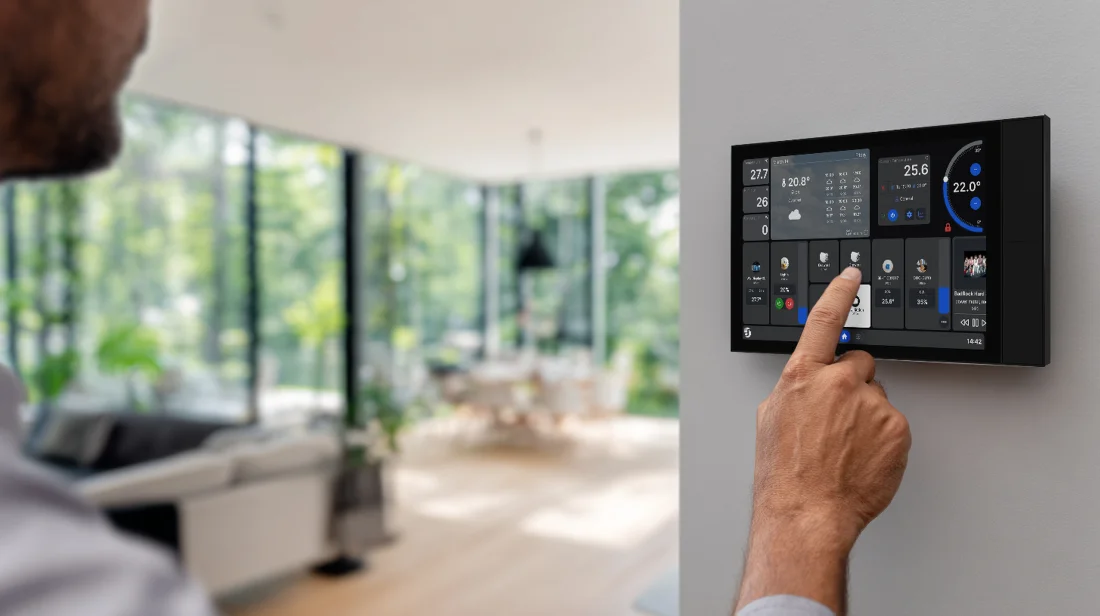 Shelly · Unterputz · " Wall Display XL Black" · Steuerzentrale · 10,1" · WLAN · BT · schwarz