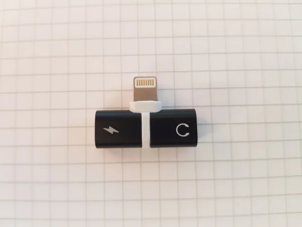 Synergy 21 iPhone Adapter zum Aufladen + Kopfhöreranschluss